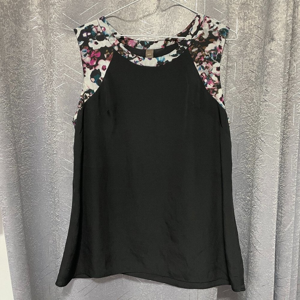 Black Sleeveless High-Neck Satin-y Dress Shirt w/ Abstract Floral Pattern Sz M